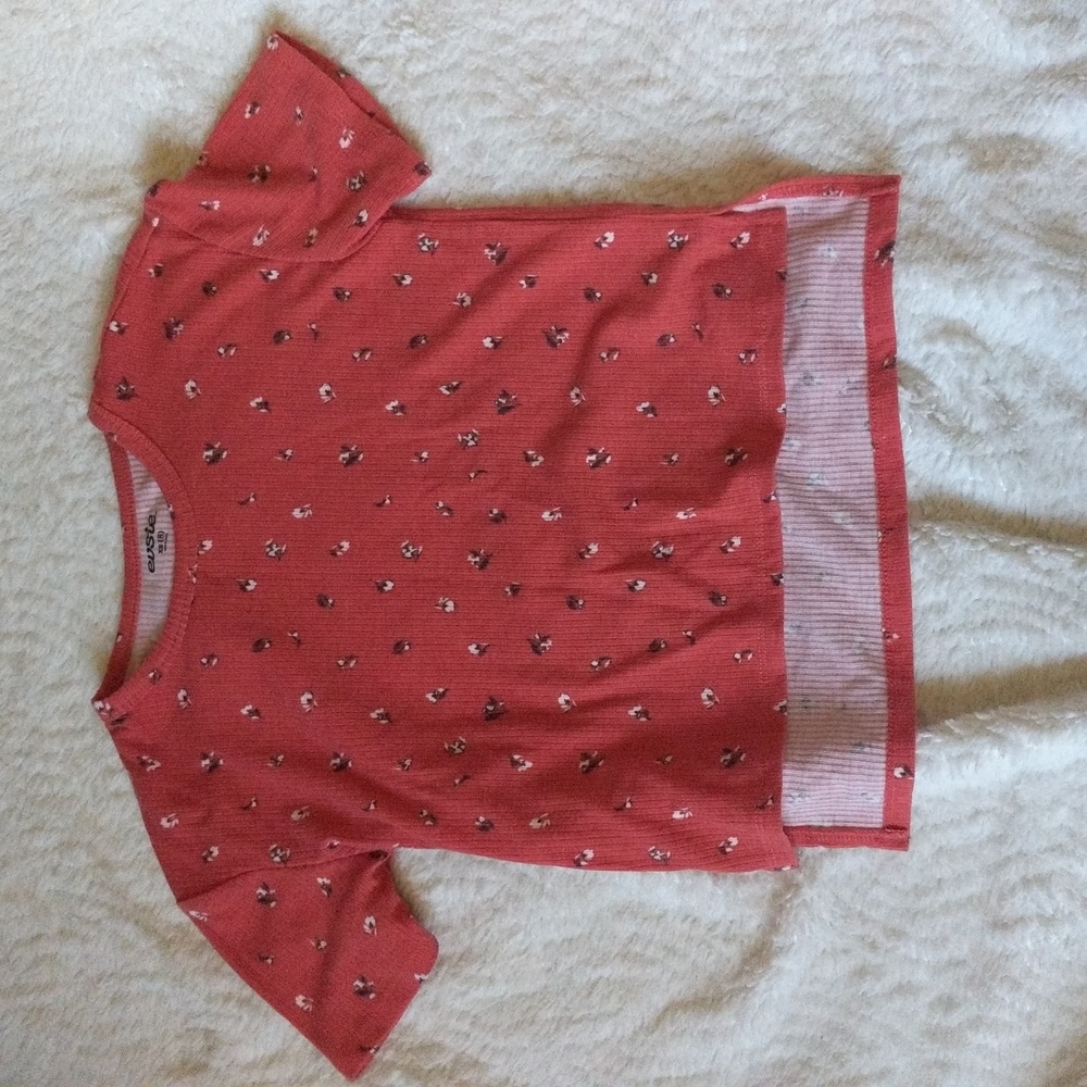 Red with small flowers T-shirt